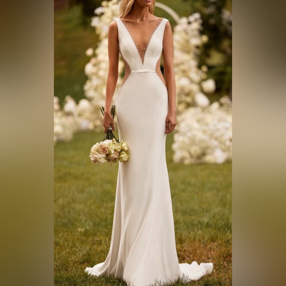 Elegant open back wedding dress